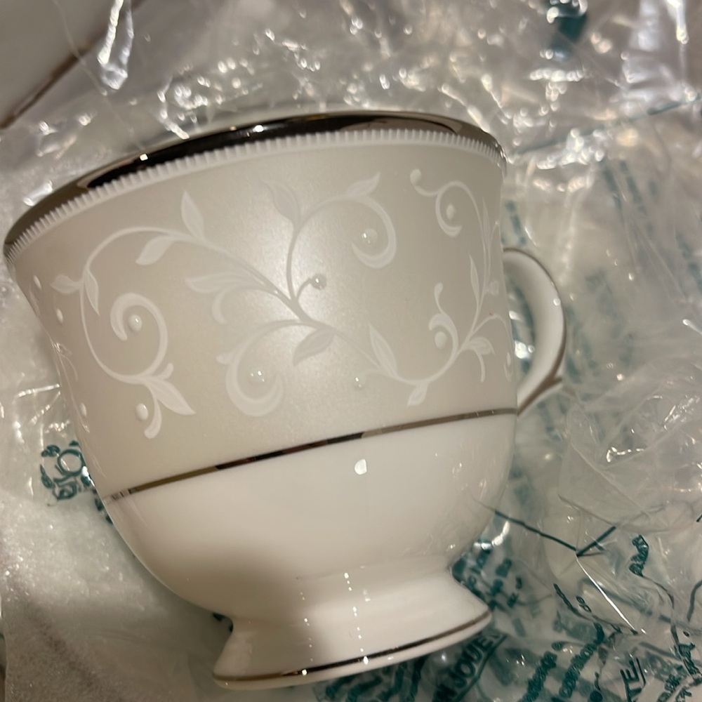 Lennox Opal Innocence place setting - Picture 3 of 8